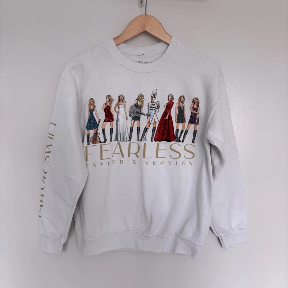 Taylor‎ Swift Fearless Eras Taylor's Version White Crewneck Sweatshirt Women's M